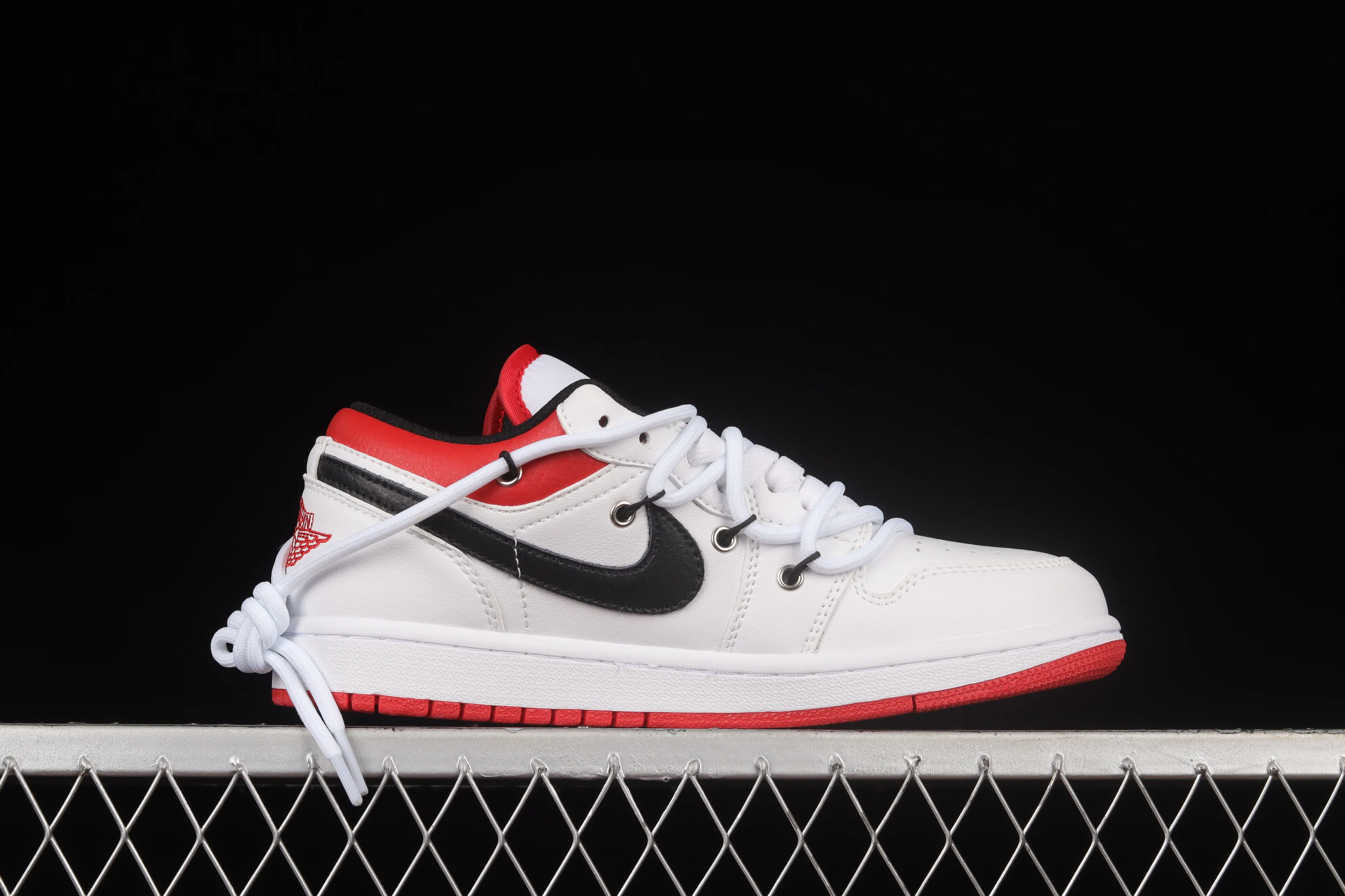 All categories Air Jordan Jordan series basketball shoes Air Jordan 1 Low Air Jordan 1 Low AJ1 Joe 1 customized version Vibe flavor deconstruction sports culture basketball shoes 553558-118